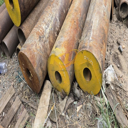 THÉP ỐNG PHI 121 LỖ 40MM/ THÉP ỐNG ĐÚC D121 DÀY 40MM